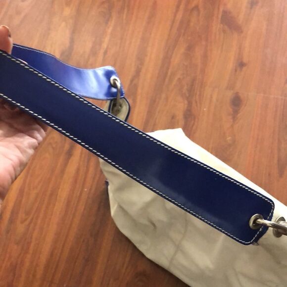 TOD’S Royal Blue and ivory handbag with leather trim. - Picture 12 of 16